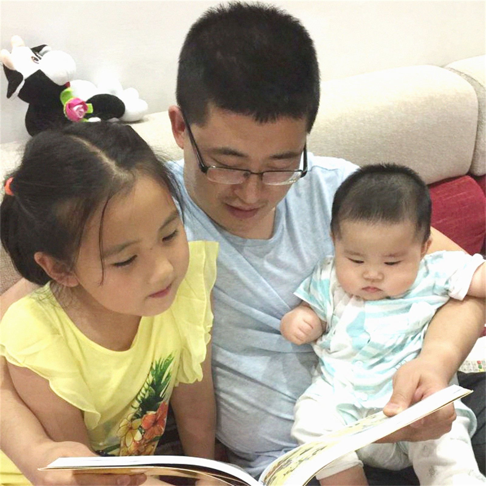 周末双胞胎亲子阅读.jpg